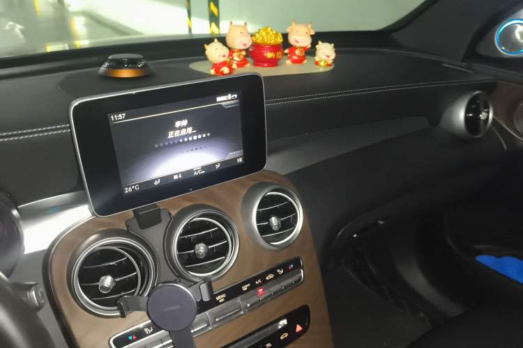 Used Mercedes-Benz GLC 2019 GLC 300 L 4MATIC Dynamic Model Audio And AC Panel