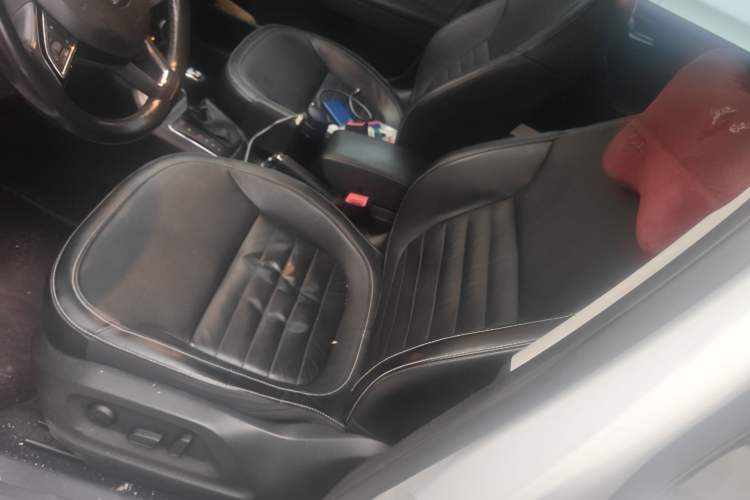 Used Skoda Yeti 2017 TSI300 DSG Luxury Edition Left Front Seat