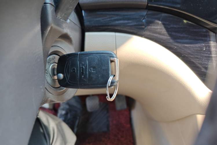 Used Baojun 730 2014 1.5L manual luxury trim 7 seats Vehicle Key