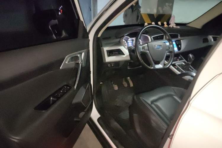 Used Geely Auto Emgrand X7 Sport 2016 2.0L Manual Smart Connect Version