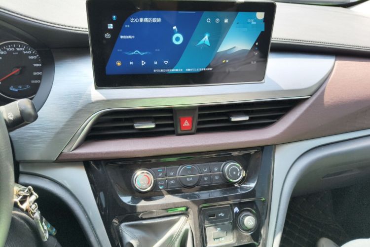 Used JAC Refine M3 2022 PLUS 1.8L 7-seater Standard Model Audio And AC Panel