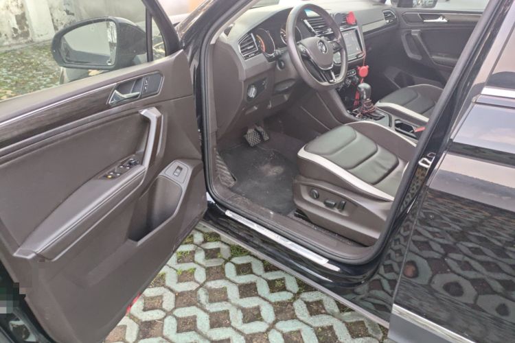 Used Volkswagen Tiguan L 2020 330TSI Automatic Two-Wheel Drive Smart Luxury Edition China VI Standard Driver Seat