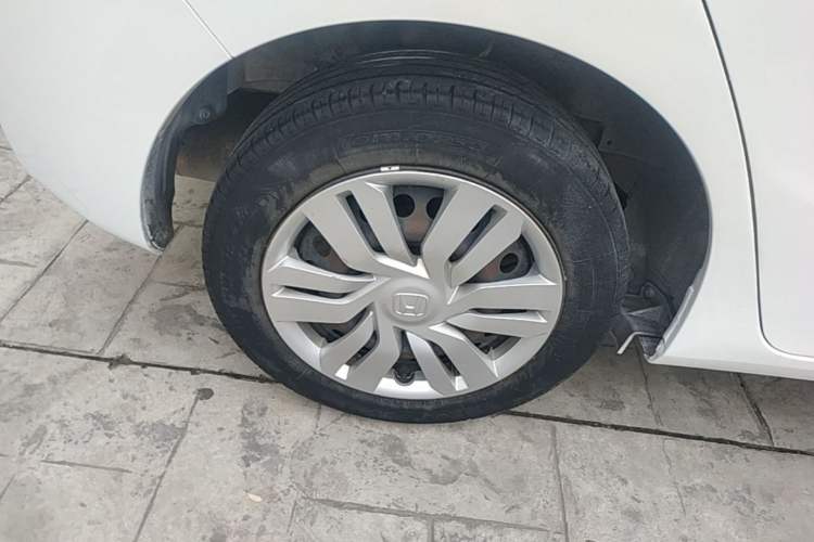 Used Honda Fit 2014 1.5L LX CVT Comfort Model Right Rear Wheel Hub