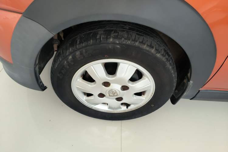 Used Baojun Lechi 2012 Revised Version 1.2L Manual Sporty Edition Dynamic Type Left Front Wheel Hub