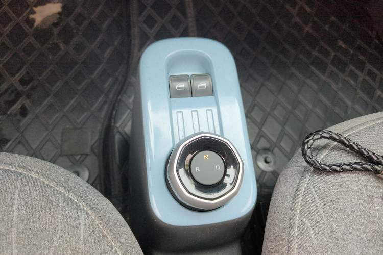 Used Geely Galaxy Panda 2023 Panda Mini 200km Dynamic Bear Gear Lever