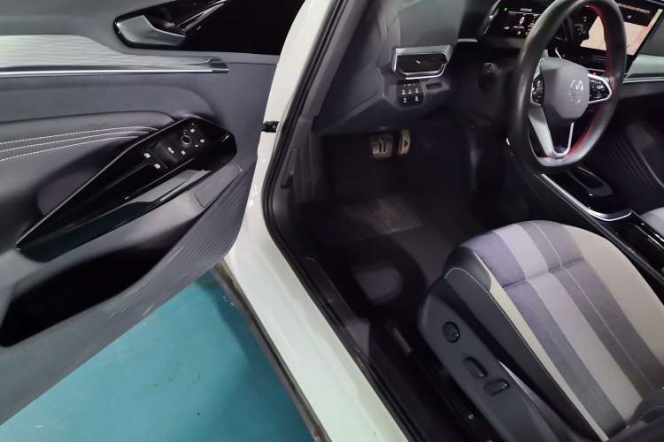 Used Volkswagen ID.4 CROZZ 2024 Pure Edition Limited Edition Driver Seat