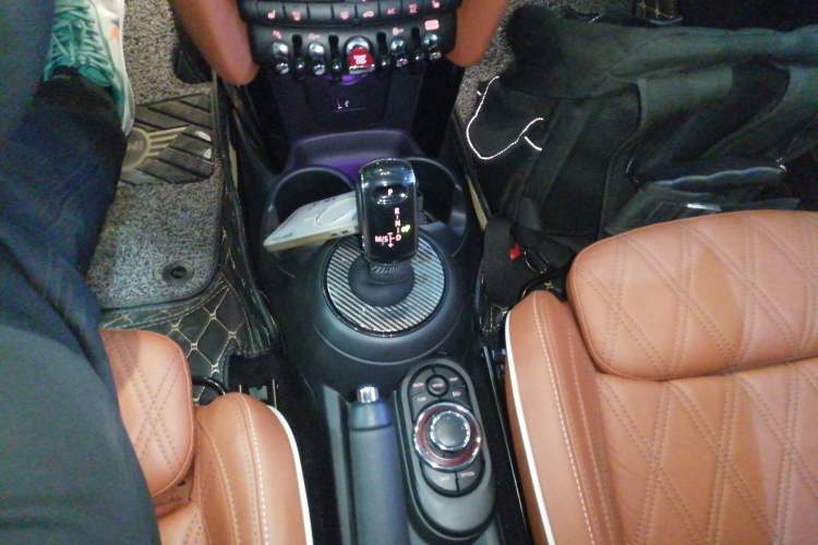 Used MINI 2022 1.5T COOPER Artist Gear Lever