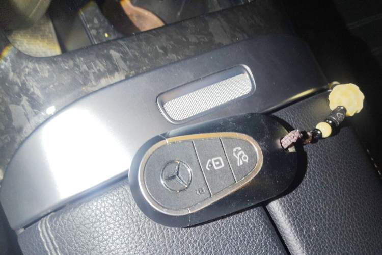 Used Mercedes-Benz C-Class 2022 Restyled C 260 L Sport Edition Vehicle Key