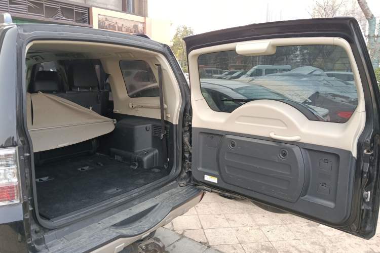 Used Mitsubishi Pajero 2016 3.0L Automatic Prestige Version China IV Standard