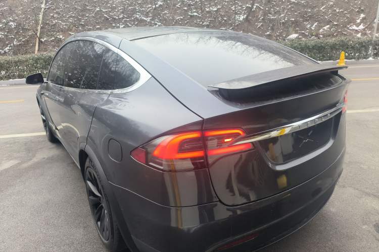 Used Tesla Model X 2019 Long-Range Version Exterior 3