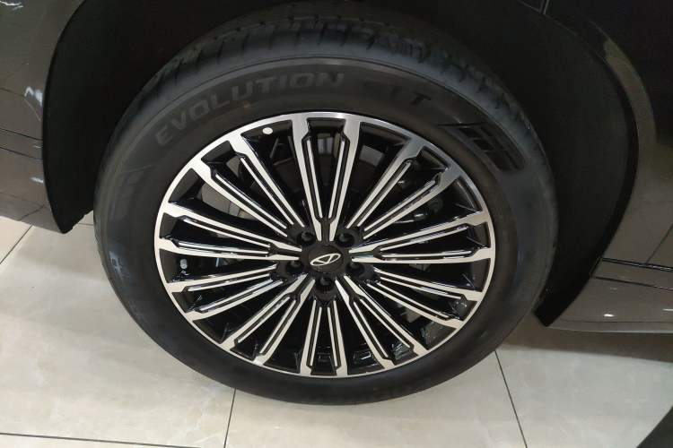 Used Chery Tiggo 9 C-DM 2025 1.5T 106KM Ultra-Enjoyment Version 5 Seats Lithium Iron Phosphate