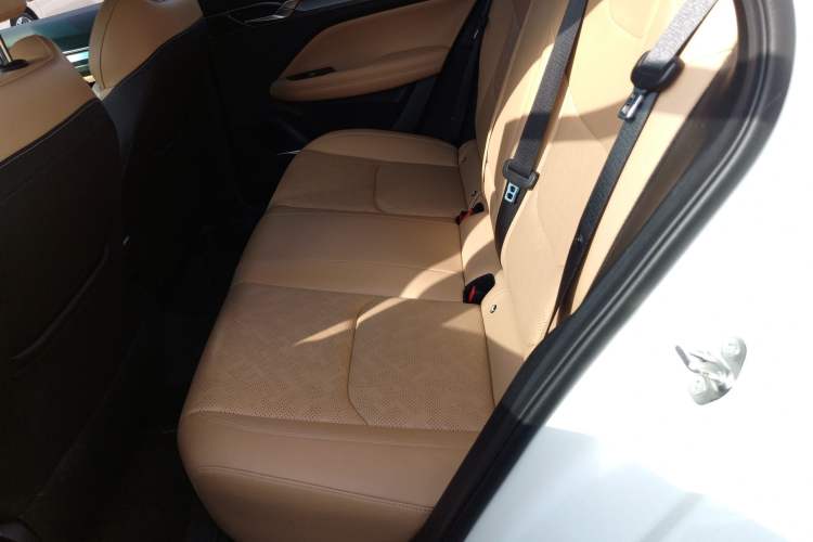 Used Geely Auto Emgrand L HiP 2024 Champion Edition 1.5TD-DHT Pro 100KM Excellence Model
