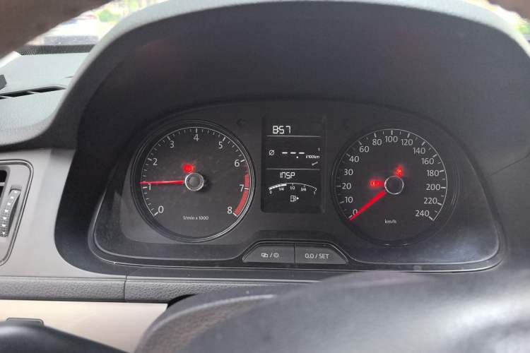 Used Volkswagen Lavida 2013 Revised Classic 1.6L Manual Fashion Edition Instrument Cluster