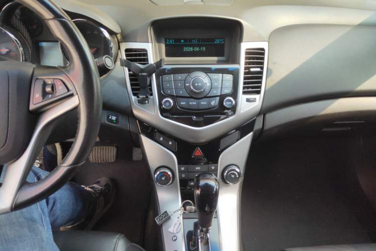 Used Chevrolet Cruze 2013 1.8L SX AT Audio And AC Panel