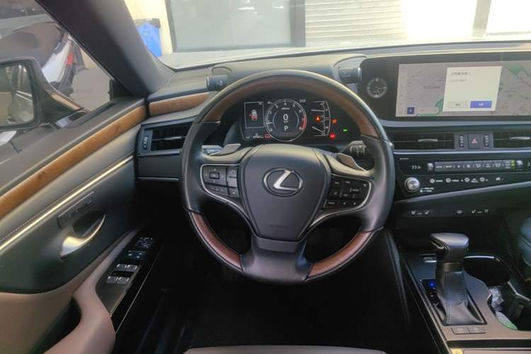 Used Lexus ES 2022 200 Luxury Edition
