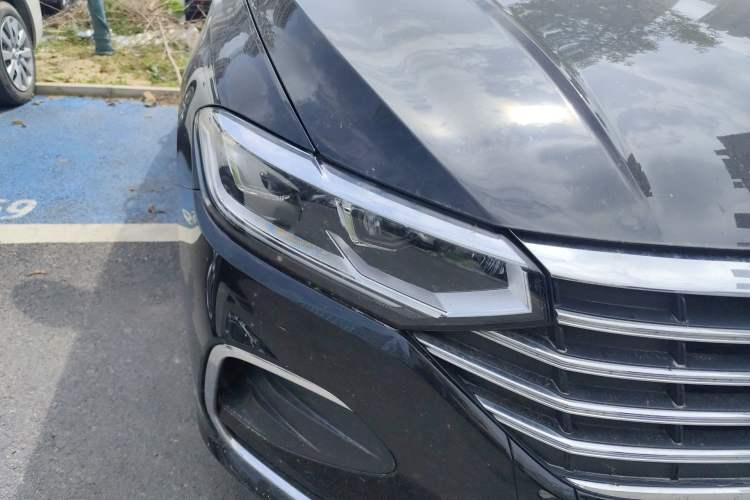 Used Volkswagen Lavida 2023 300TSI DSG Full-Comfort Edition Right Front Headlight