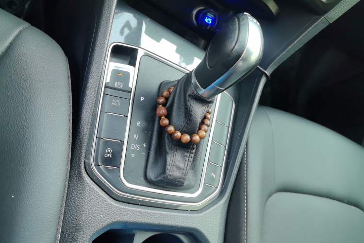 Used Volkswagen Golf Sportsvan 2019 280TSI Automatic Trendy Model China VI Standard Gear Lever