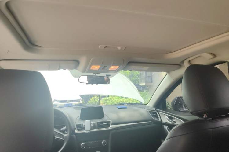 Used Mazda 3 Axela 2017 Sedan 1.5L Automatic Luxury Model China VI Standard