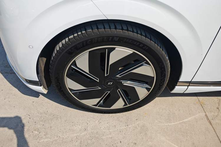 Used Dongfeng eπ eπ008 2025 210 Ultra Range-Extended Version 5 Seats
