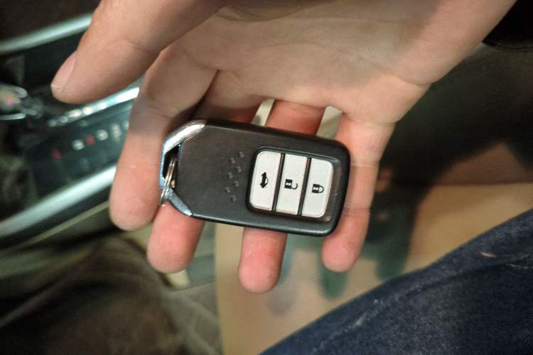 Used Honda Crider 2013 1.8L automatic luxury edition Vehicle Key