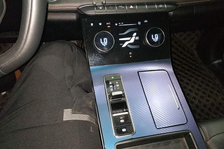 Used EXEED Zhuifeng 2021 1.6T DCT Verso Edition Gear Lever