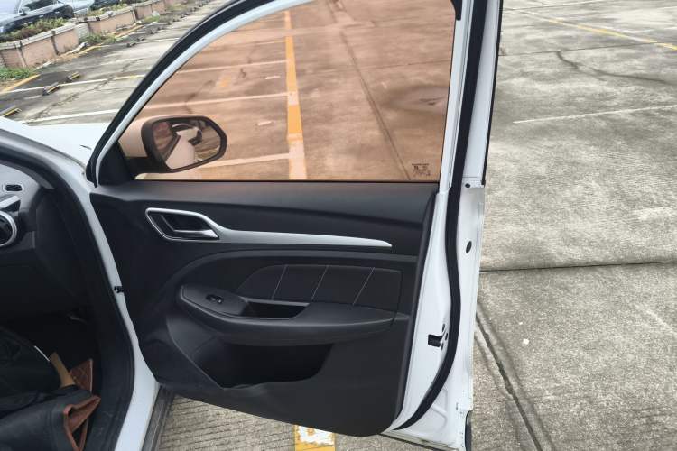 Used MG ZS 2018 1.5L Automatic Luxury Edition China V Standard Interior 2