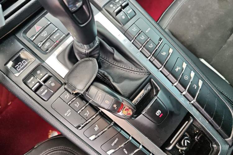 Used Porsche Macan 2018 Macan 2.0T