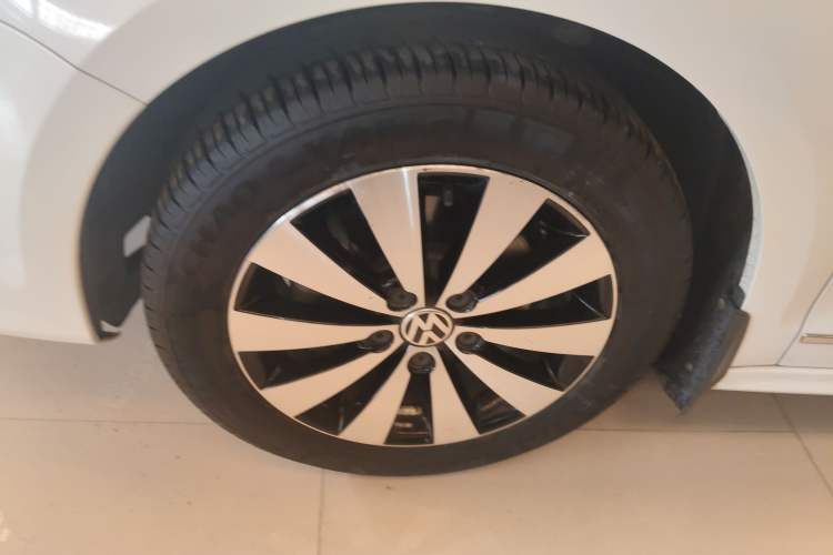 Used Volkswagen Sagitar 2017 230TSI Automatic Comfort Version
