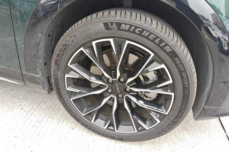 Used Zeekr 7X 2025 75 kWh Rear-Wheel Drive Intelligent Driving Version
