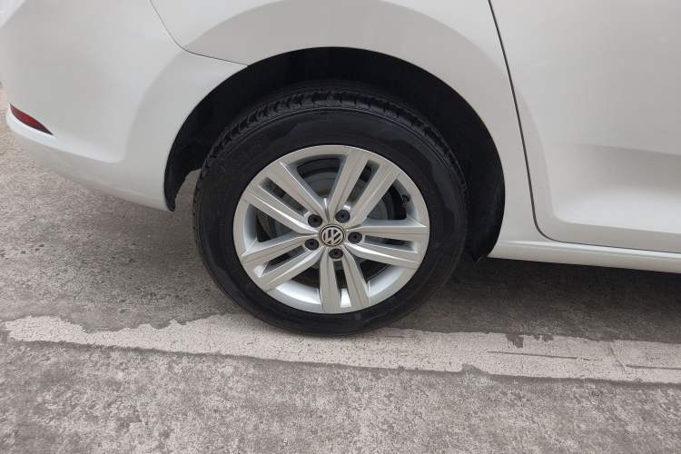 Used Volkswagen Santana 2019 Haona 1.5L Automatic Fashion Edition China VI Standard Right Rear Wheel Hub