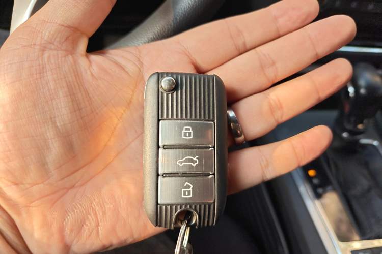 Used Roewe i6 2020 PLUS 1.6L CVT 4G Connected Glory Luxury Edition
