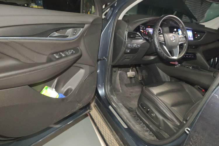 Used Buick Enclave 2020 28T Two-Wheel Drive Luxury Version
