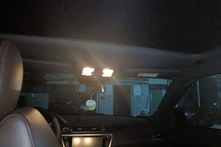 Used Land X7 2015 2.0T Panoramic Prestige Edition