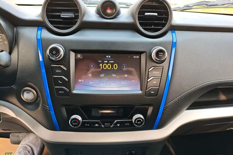 Used Dongfeng Ruichi 6 2022 Bucket Flagship Edition Audio And AC Panel