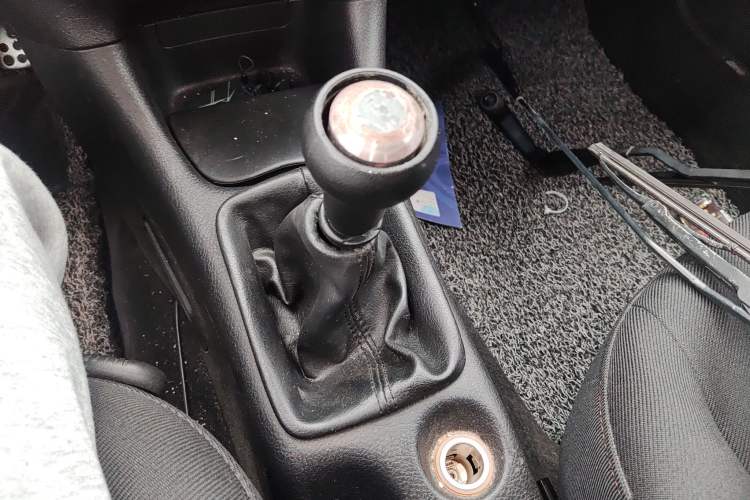 Used Citroen C2 2010 1.4L Manual Comfort Edition Gear Lever