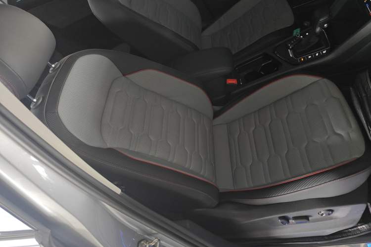 Used Volkswagen Tiguan L New Energy 2022 430 PHEV Plug-in Hybrid Flagship Edition Right Front Seat