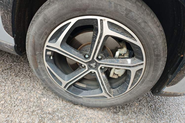 Used NETA L 2024 Extended-Range 310 Flash-Charge Red Edition