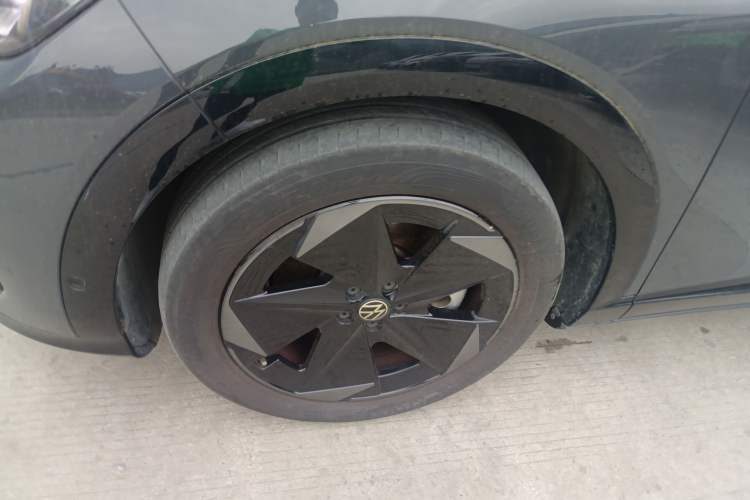 Used Volkswagen ID.UNYX 2024 Pro Long-Range Version Left Front Wheel Hub