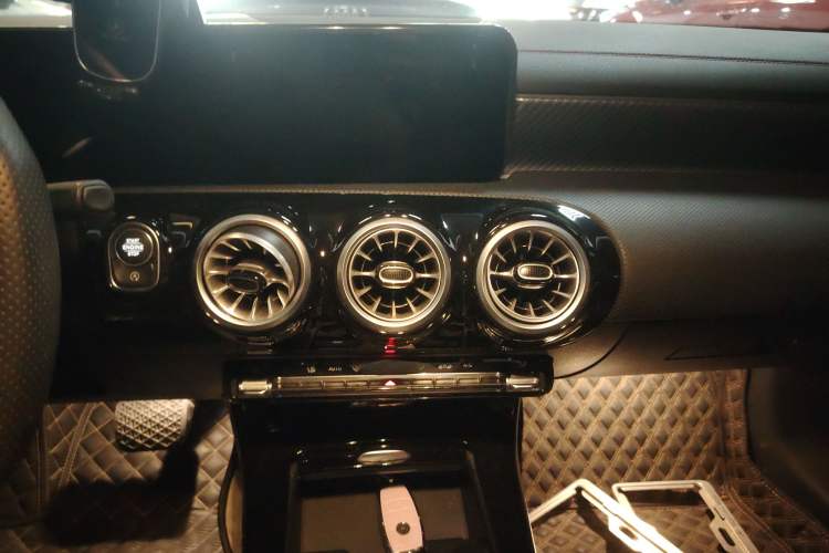 Used Mercedes-Benz A-Class 2023 A 200 L Fashion Model Audio And AC Panel