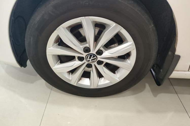 Used Volkswagen Polo 2021 Plus 1.5L Automatic Colorful Tech Edition Left Front Wheel Hub