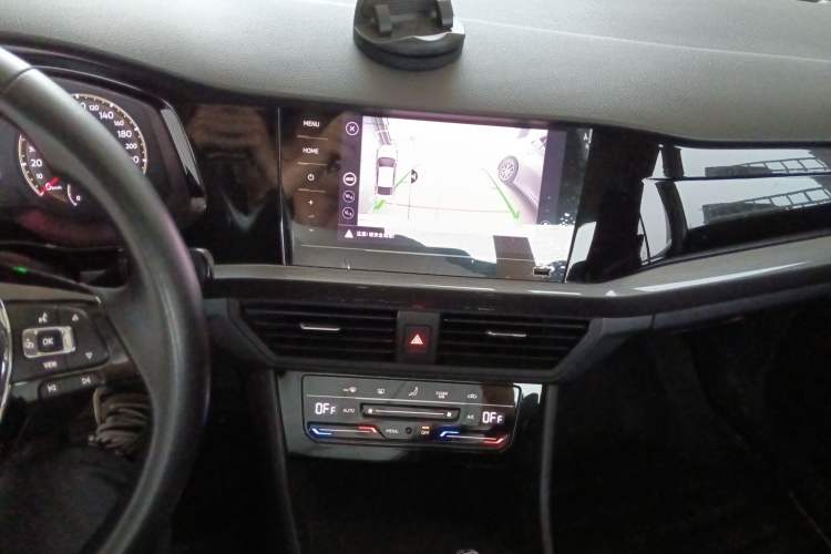 Used Volkswagen Bora 2021 1.5L Automatic Elite Smart Connect Edition Audio And AC Panel