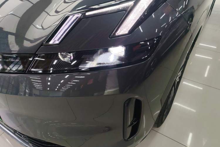 Used Lynk & Co 08 EM-P 2025 120km Long-Range Pro
