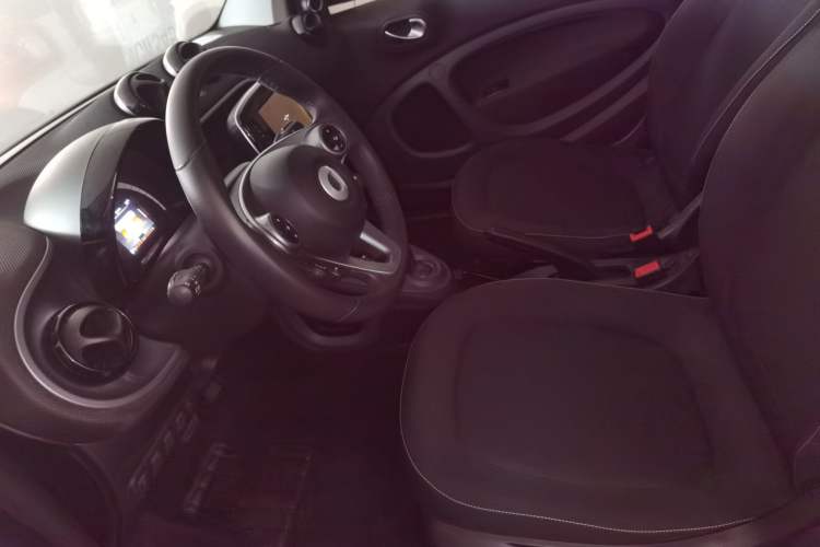 Used smart fortwo 2017 1.0L 52kW New Sound Special Edition China V Emission Standard