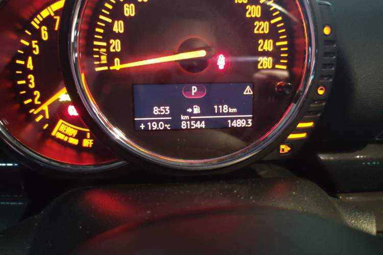 Used MINI Clubman 2016 1.5T COOPER Connoisseur Edition Odometer Close Up