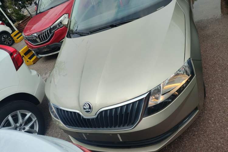 Used Skoda Rapid 2018 1.6L Manual Standard Edition
