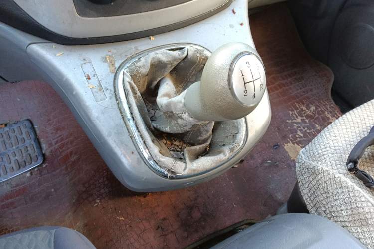 Used FORTHING Lingzhi 2013 M5 Q3 2.0L 7-seat Long-Wheelbase Comfort Model