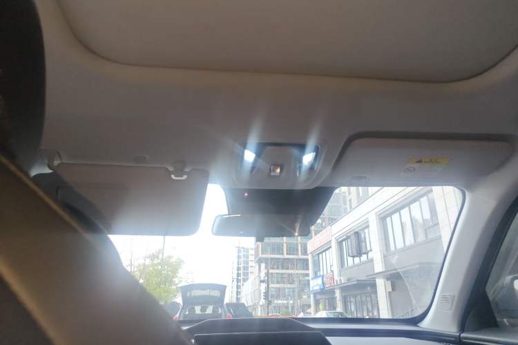 Used CHANGAN OSHAN Z6 2022 Blue Whale 1.5T DCT Smart Navigation Model
