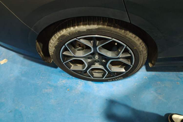 Used CHANGAN NEVO A07 2025 Range-Extended "True Fragrant" Edition 230 Premium Version Right Rear Wheel Hub