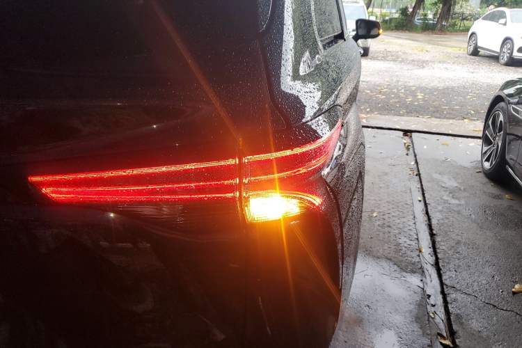 Used Toyota SIENNA 2021 2.5L Hybrid Premium Edition
