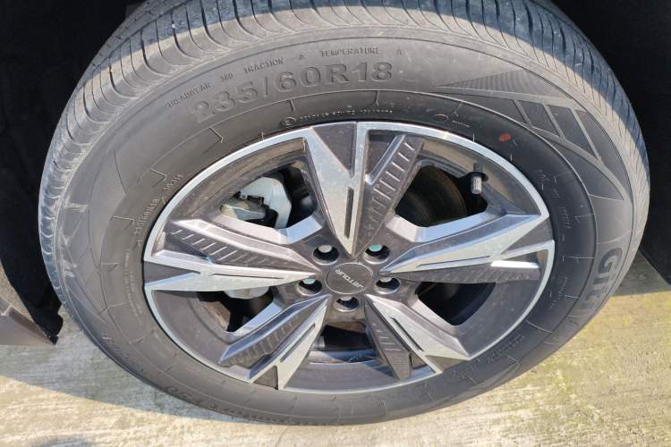 Used JETOUR Dashing 2023 1.5T DCT Starlight Shine Pro Edition Left Front Wheel Hub